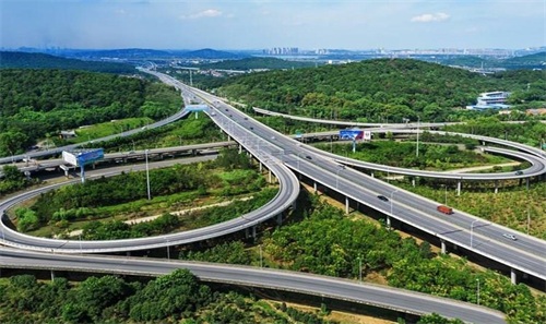 威县钢筋套筒应用于高速公路